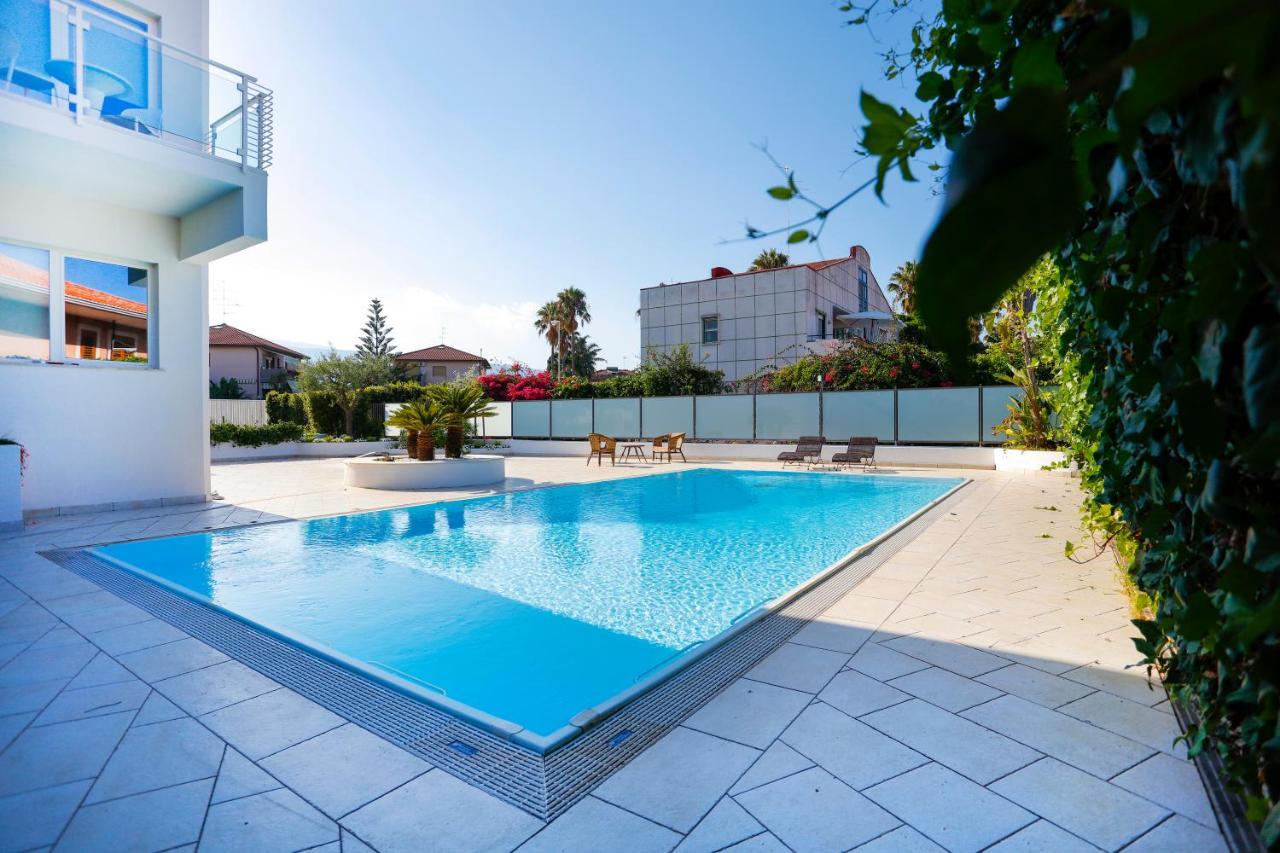 Aparthotel Path House - Etna & Sea View Riposto Exterior foto
